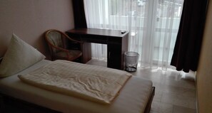 Free WiFi, bed sheets, wheelchair access