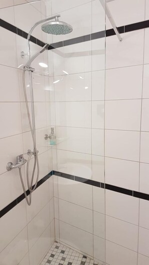 Shower - Hotel Hafez (Bad Salzuflen)