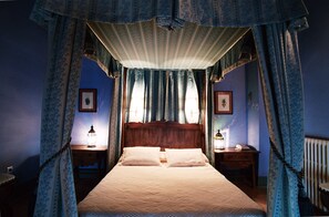 Double Room | In-room safe, blackout curtains, free WiFi, bed sheets - Hospederia Meson De La Dolores (Calatayud)