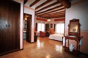 Tremannsrom | Safe på rommet, blendingsgardiner, wi-fi (inkludert) og sengetøy