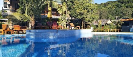 Utomhuspool