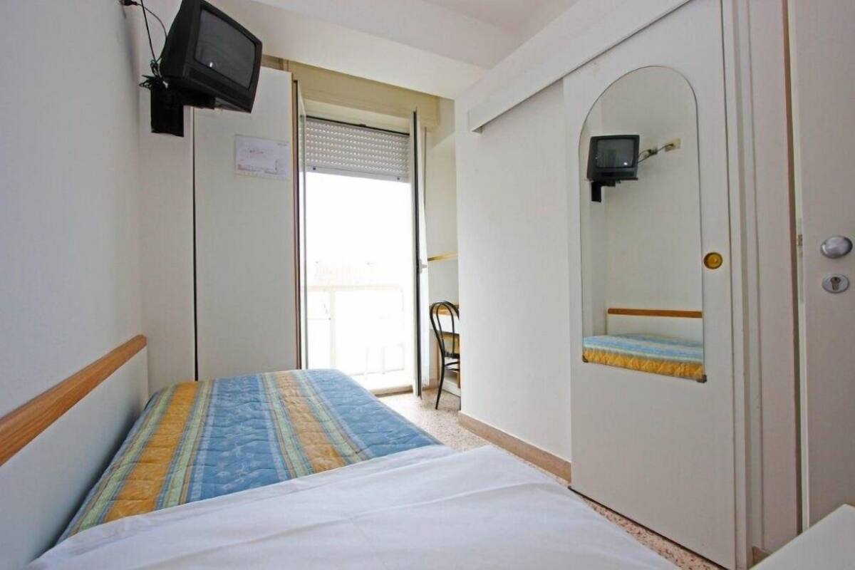Single Room, Balcony | WiFi (free), individually decorated, individually furnished