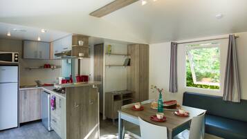 Bungalow | Bếp riêng | Tủ lạnh, lò vi sóng, dụng cụ pha cà phê/trà