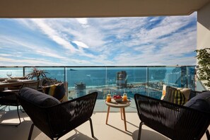 Apartamento, 3 quartos, terraço, vista para o mar | Terraço/pátio