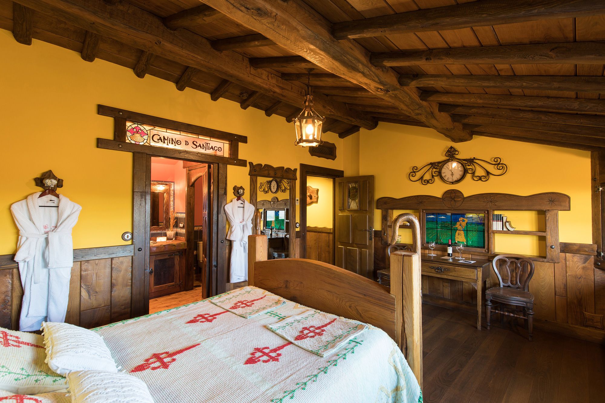 superior double room | minibar, in-room safe, free wifi, bed sheets