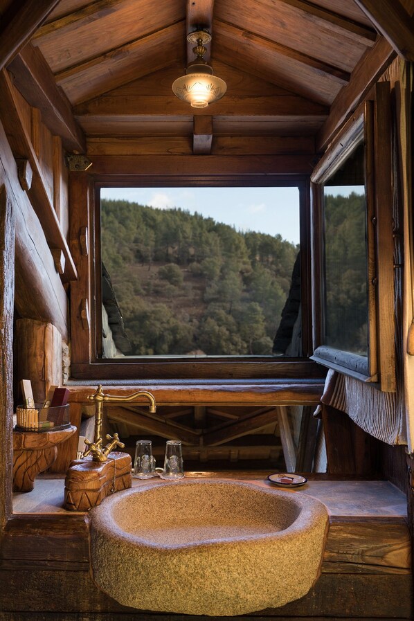 Suite | Bathroom | Towels - Hotel Prada a Tope - Palacio de Canedo (Arganza)