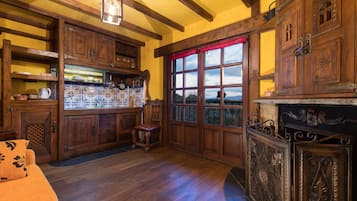 Suite júnior | Minibar, caixa forta a l'habitació, wifi gratuïta i roba de llit