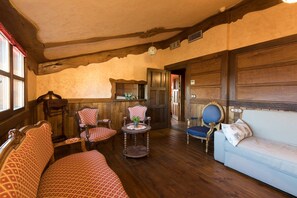 Minibar, in-room safe, free WiFi, bed sheets - Hotel Prada a Tope - Palacio de Canedo (Arganza)