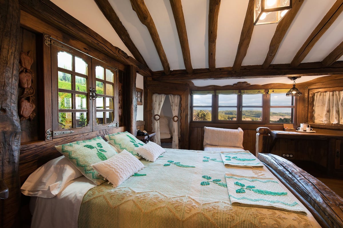 superior double room | minibar, in-room safe, free wifi, bed sheets