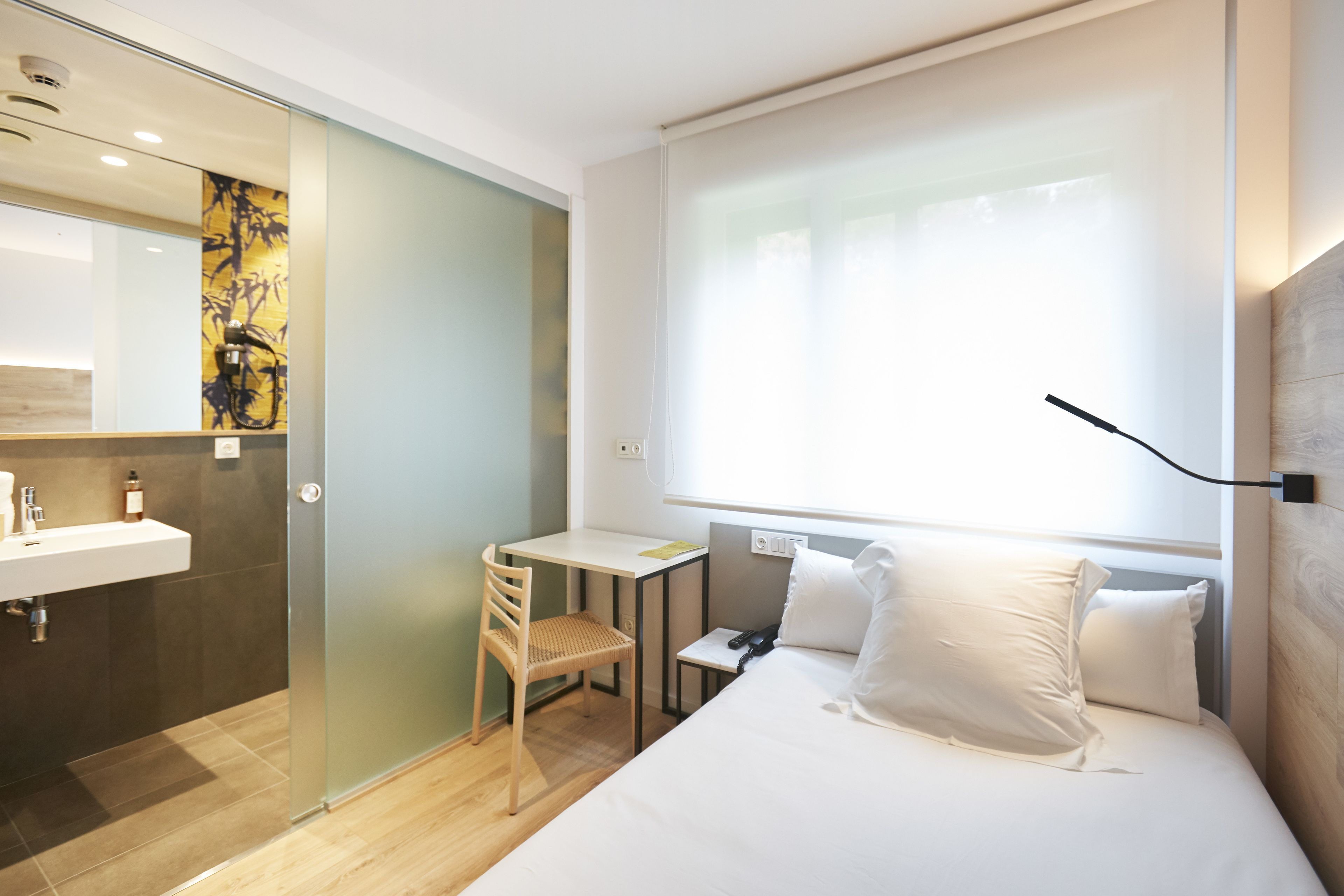 single room | bathroom | shower, rainfall showerhead, free toiletries, hair dryer