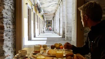 Daily continental breakfast for a fee