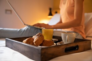 Food and drink - The Place (Rome)