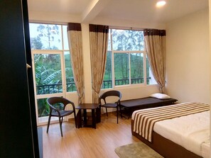 Chambre Triple Deluxe, plusieurs lits, vue montagne