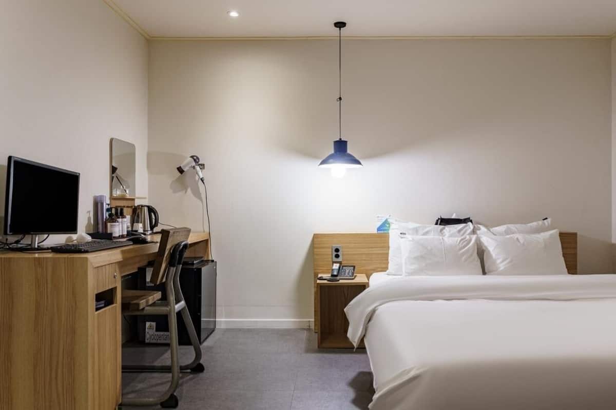 Deluxe-Doppelzimmer | Hochwertige Bettwaren, Daunenbettdecken, Schreibtisch