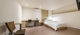 HOTEL YaJa West Gate