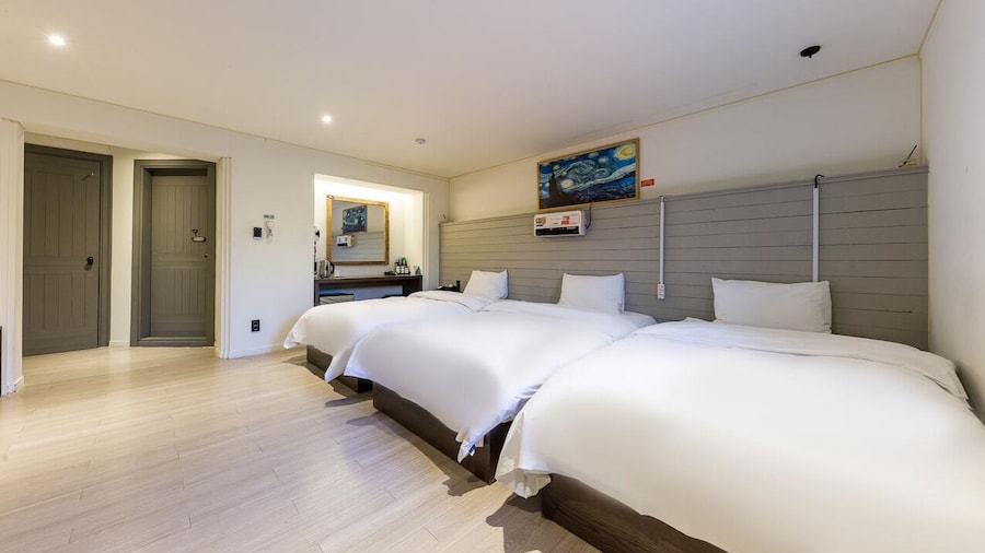 HOTEL YaJa West Gate