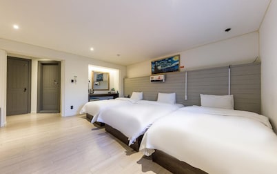 HOTEL YaJa West Gate