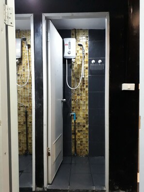 Shower, towels