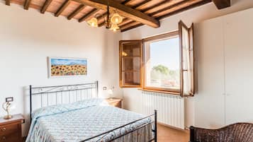 Classic Apartment, 3 Bedrooms | 1 bedroom, Frette Italian sheets, premium bedding, minibar