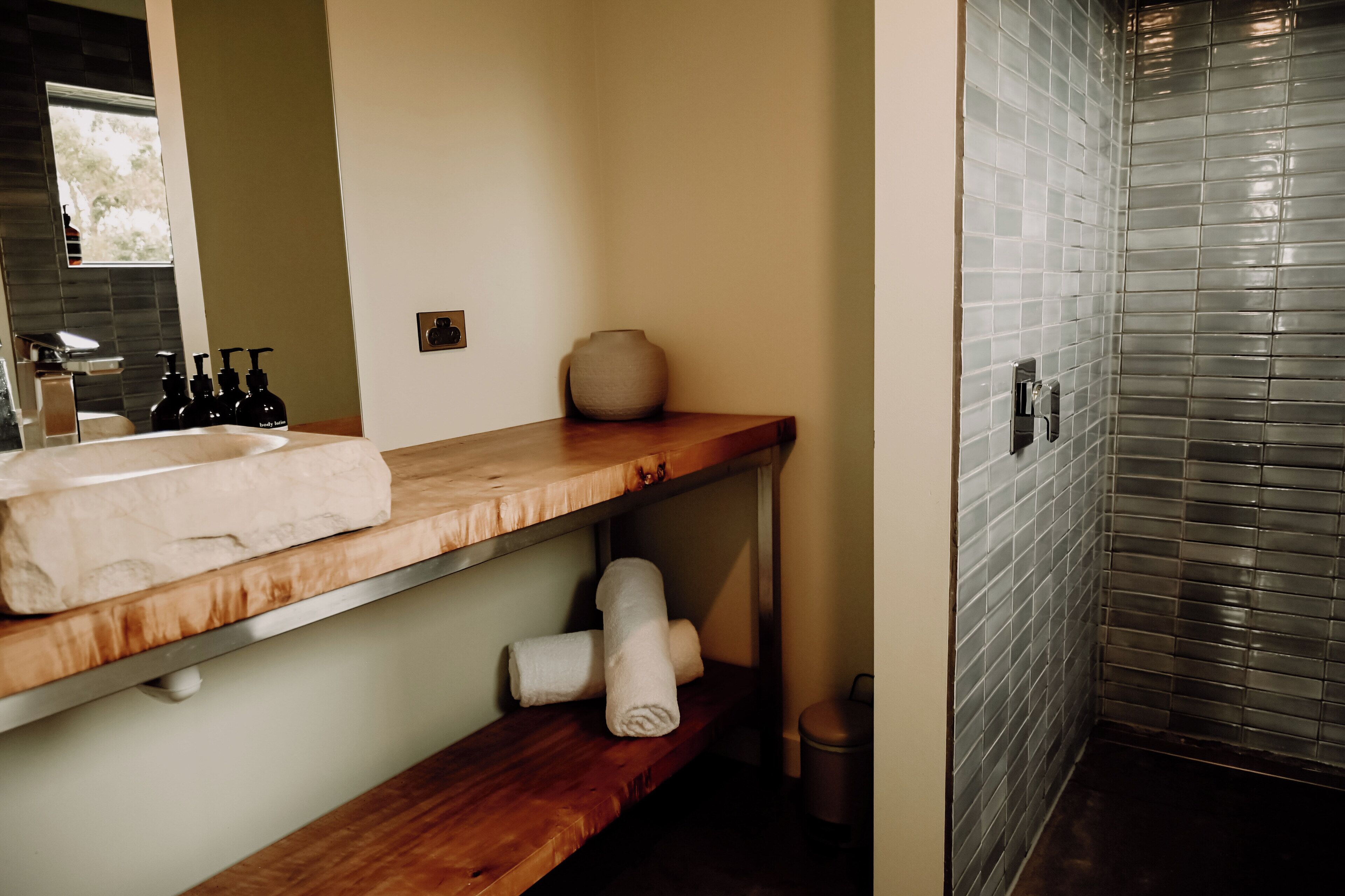 Design House, 2 Bedrooms, Mountain View | Bathroom | Shower, rainfall showerhead, eco-friendly toiletries, hair dryer