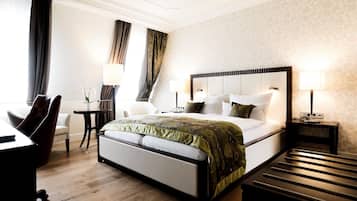 Business-Doppelzimmer | Zimmersafe, Schreibtisch, Verdunkelungsvorhänge, schallisolierte Zimmer