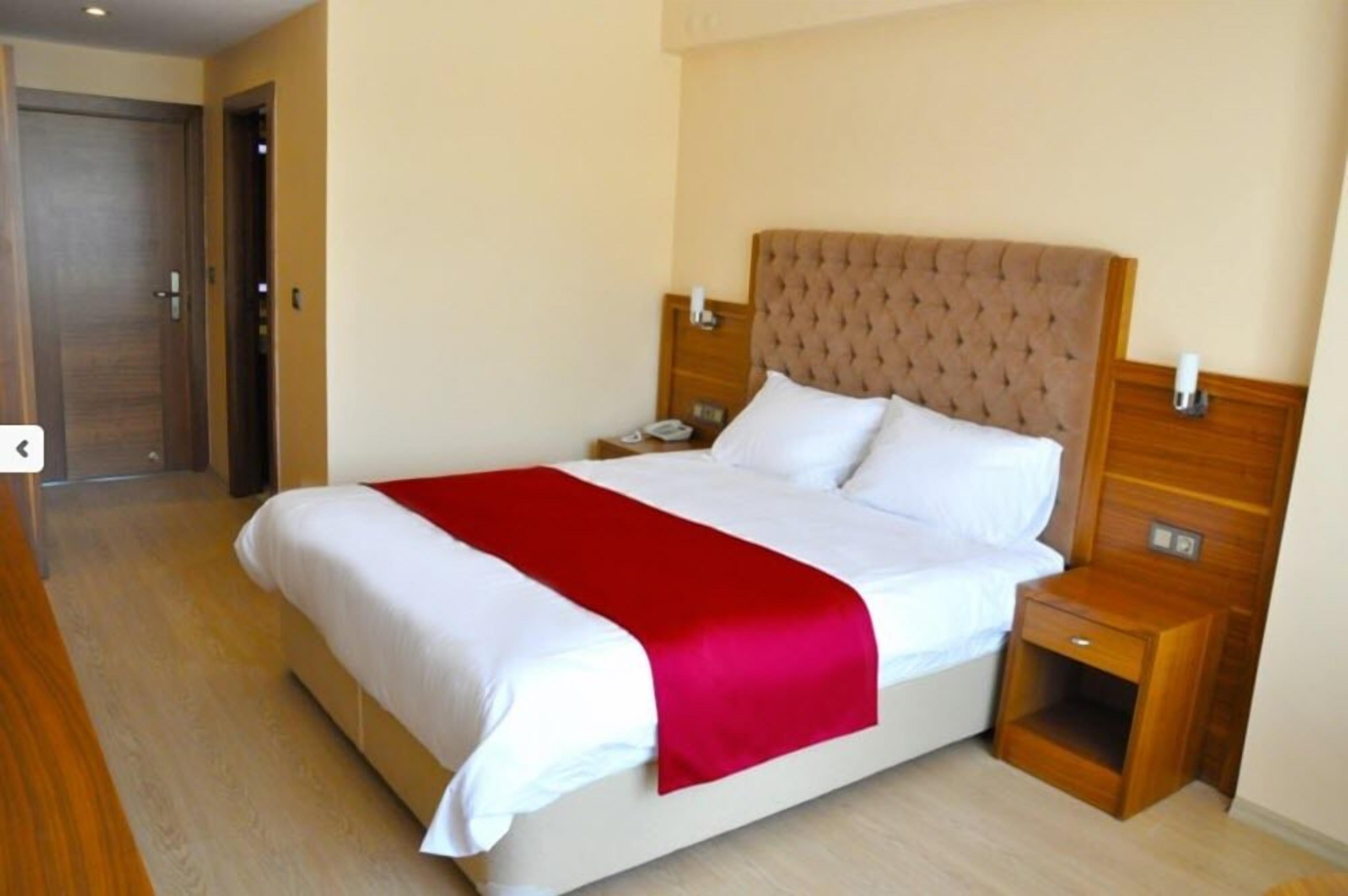 in-room safe, blackout curtains, free wifi, bed sheets