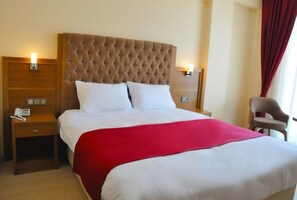 In-room safe, blackout drapes, free WiFi, bed sheets - Konuk Hotel (Gerede)