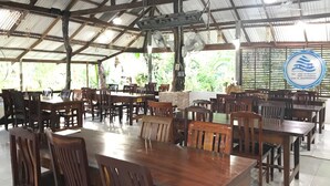 Breakfast, lunch and dinner served - Aow Noi Resort (Ko Kood)
