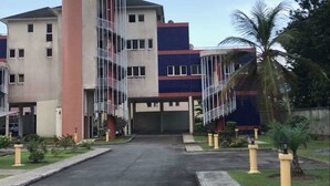 Front of property - Studio Sabliere (Libreville)