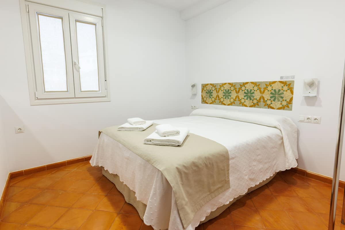 Ropa de cama de alta calidad, sistema de insonorización y wifi gratis