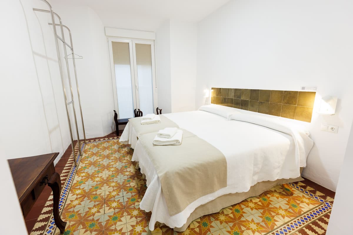 SUPERIOR DOUBLE ROOM - 103 - Salvia | Premium bedding, soundproofing, free WiFi, bed sheets