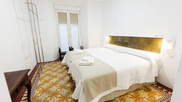 HABITACIÓN DOBLE SUPERIOR - 103 - Salvia | Ropa de cama de alta calidad, insonorización y wifi gratis