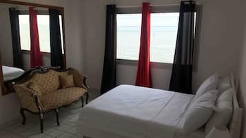 Apartment | 2 bedrooms, iron/ironing board, free WiFi, bed sheets