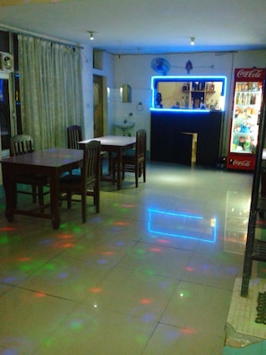 Bar (on property) - Hotel Thamsar (Palampur)