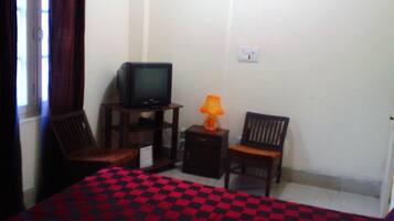 Quarto luxo, vista para a colina | Camas extras/dobráveis (sobretaxa), Wi-Fi de cortesia
