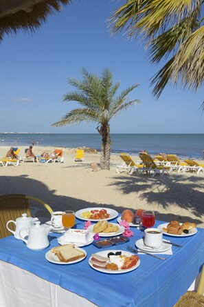 Free daily continental breakfast  - Monarque Dar Jerba Narjess - Family Only (Djerba Midun)