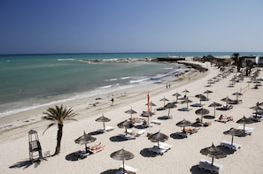 On the beach - Monarque Dar Jerba Narjess - Family Only (Djerba Midun)