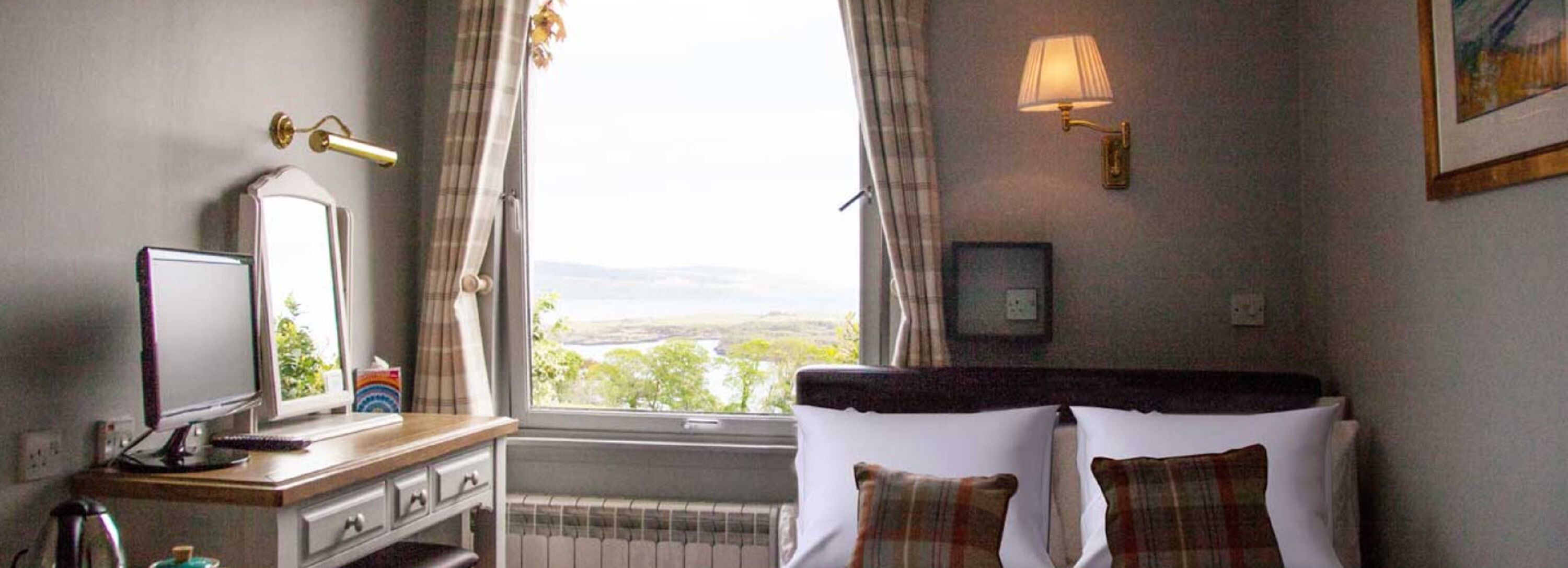 Single Room (Room 2) | Minibar, desk, blackout drapes, iron/ironing board