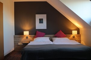 Habitación doble | Ropa de cama hipoalergénica, escritorio, wifi gratis y ropa de cama