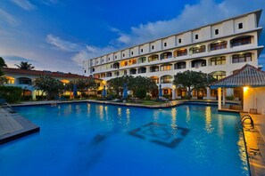 Outdoor pool - Hotel Lanka Super Corals (Hikkaduwa)