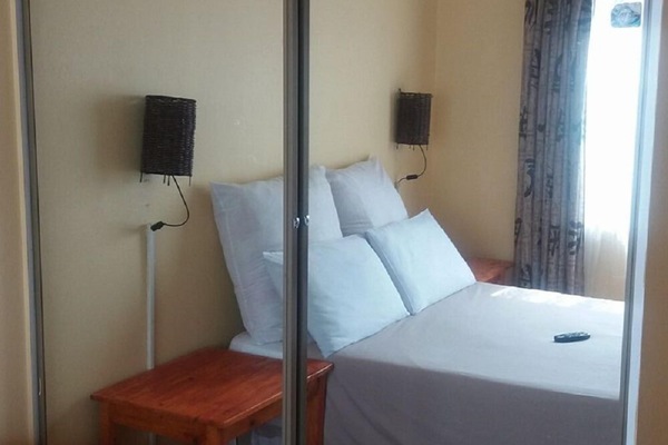 In-room safe, desk, WiFi (free)