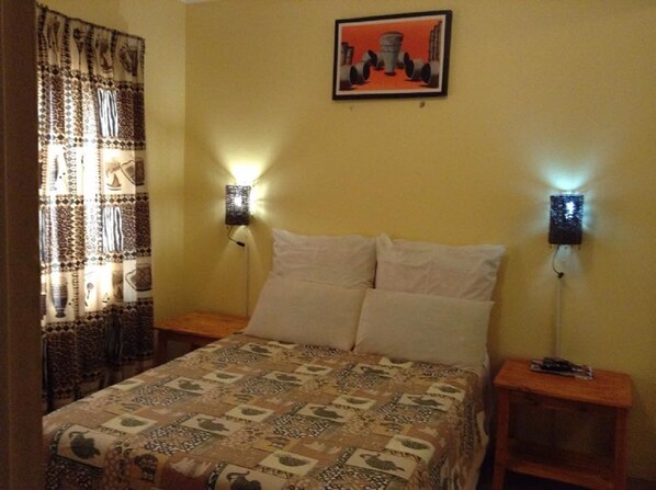 In-room safe, desk, free WiFi