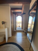 City Suite, 1 Queen Bed with Sofa bed | Premium bedding, minibar, in-room safe, desk