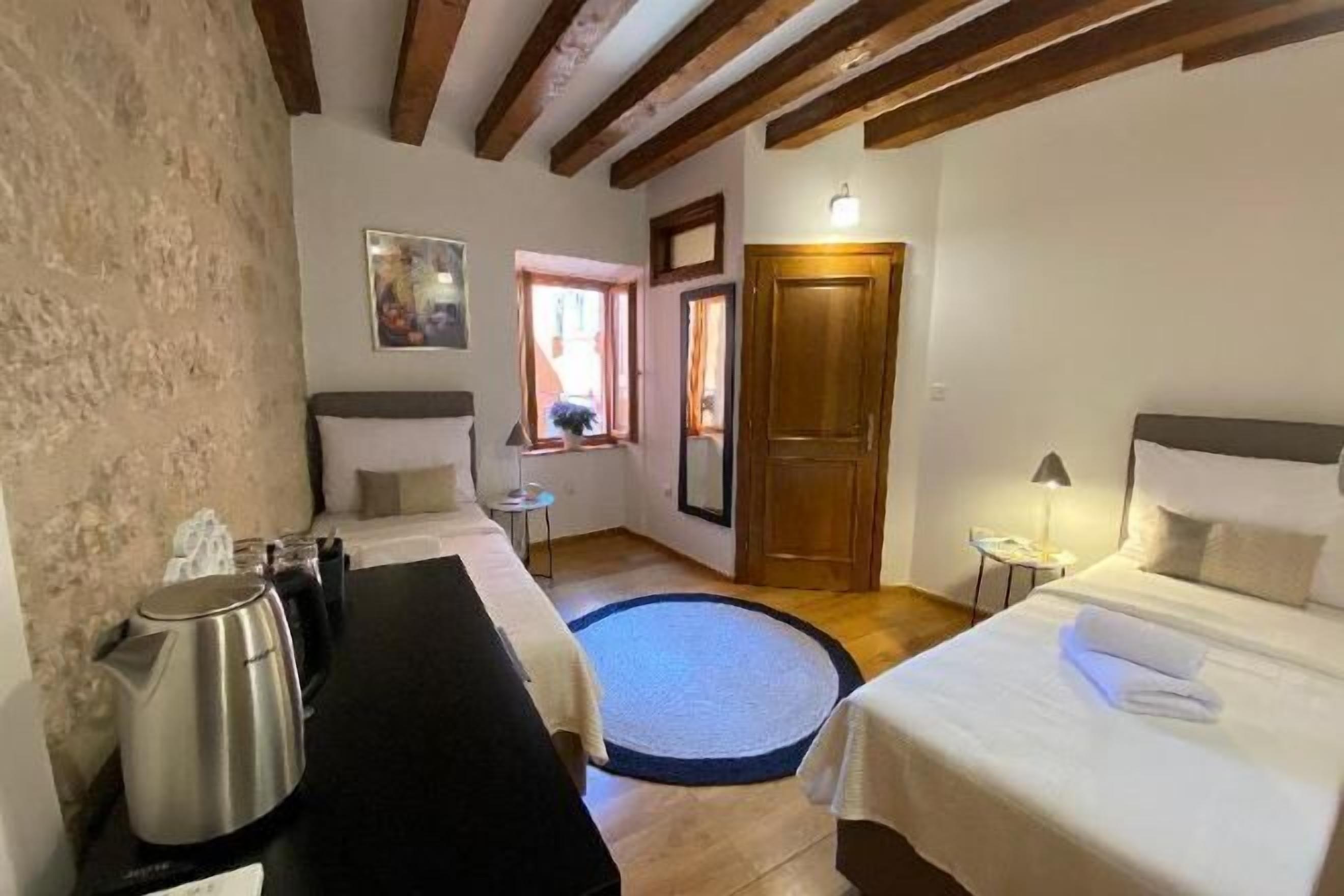 Ropa de cama de alta calidad y minibar 