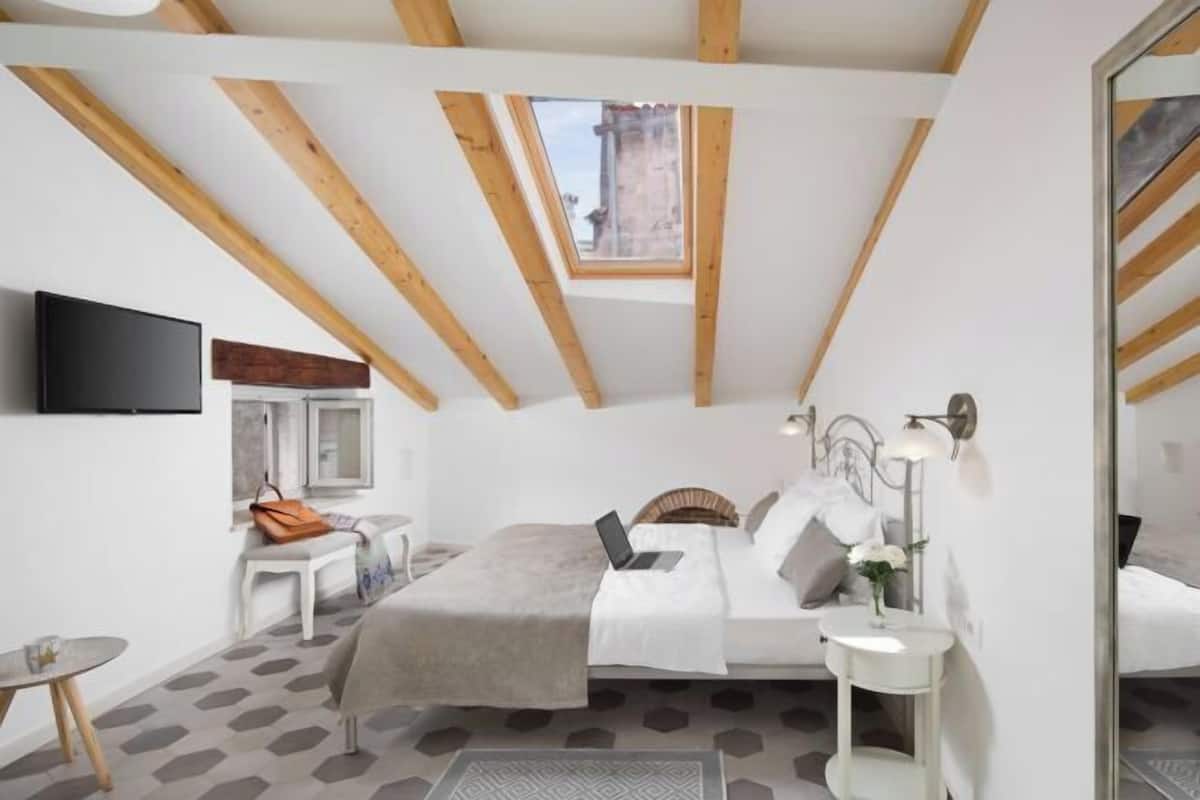 1 slaapkamer, luxe beddengoed, een minibar, een kluis op de kamer