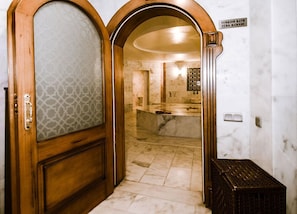 Een Turks bad/hammam, massage- en behandelingsruimtes