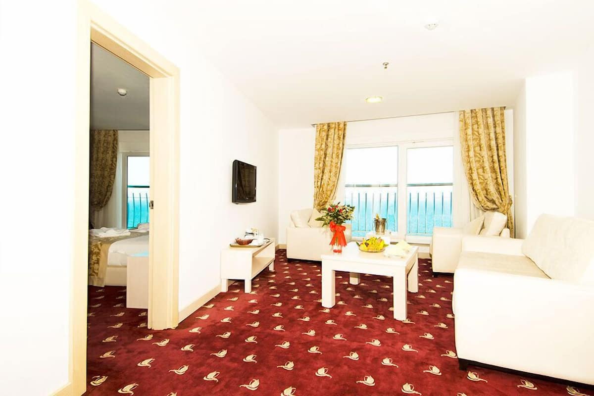 Suite | Living room | LCD TV