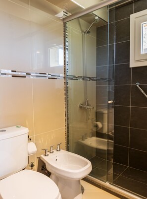 Apartment, Mountain View | Bathroom | Shower, free toiletries - Mono Ambiente para 4 personas (San Carlos de Bariloche)