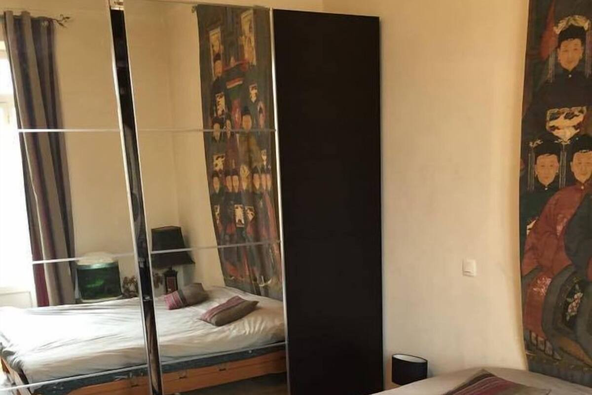 Wifi gratis y ropa de cama