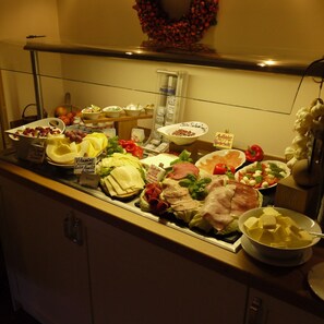 Buffet - Hotel & Gaestehaus Will (Isernhagen)